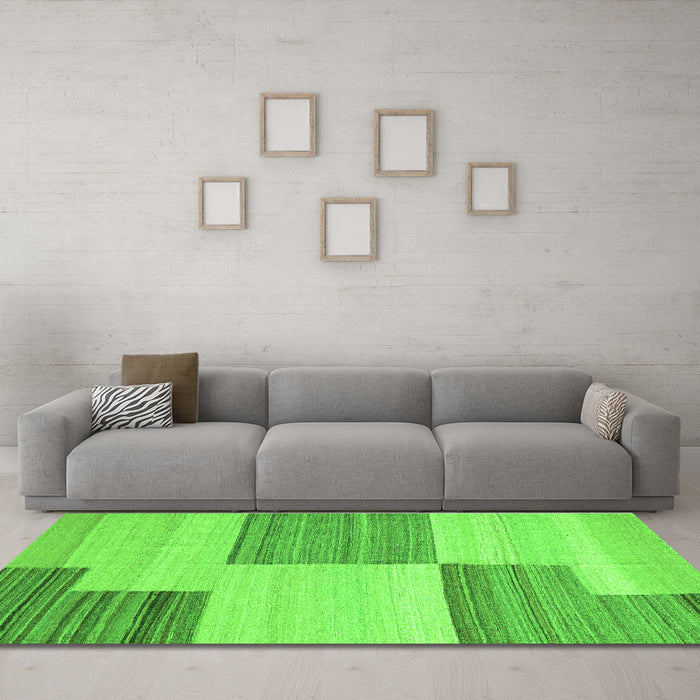 Machine Washable Abstract Green Contemporary Area Rugs in a Living Room,, wshcon2809grn