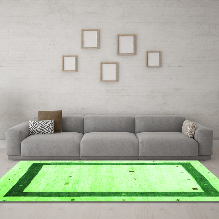 Machine Washable Solid Green Modern Area Rugs in a Living Room,, wshcon2810grn