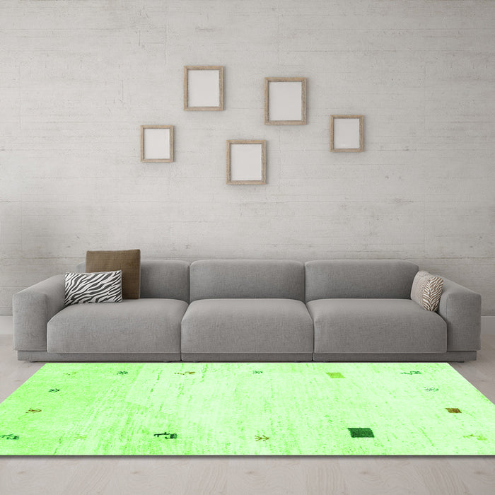 Machine Washable Solid Green Modern Area Rugs in a Living Room,, wshcon2817grn