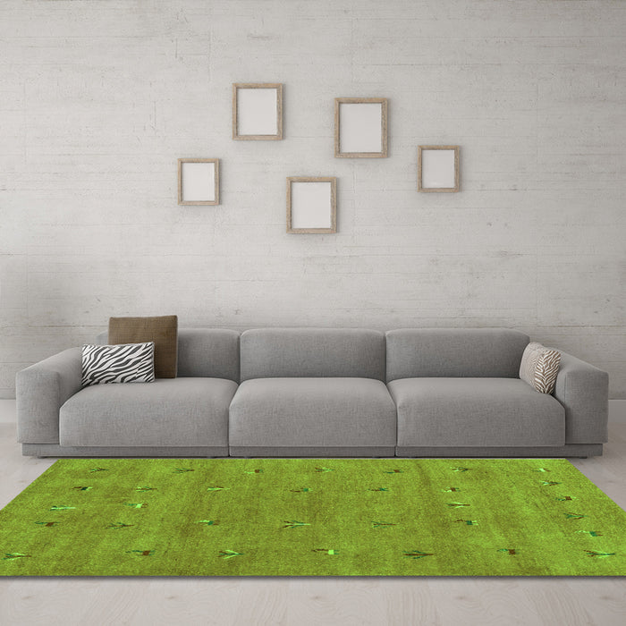 Machine Washable Abstract Green Contemporary Area Rugs in a Living Room,, wshcon2819grn