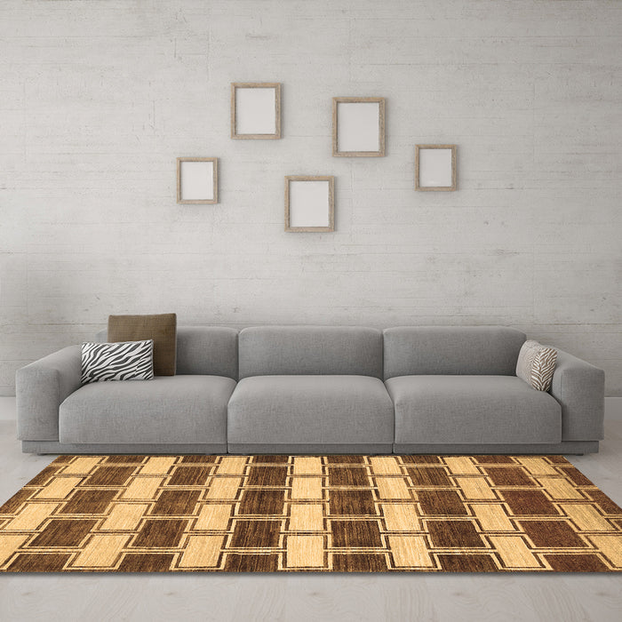 Machine Washable Abstract Brown Contemporary Rug in a Living Room,, wshcon281brn
