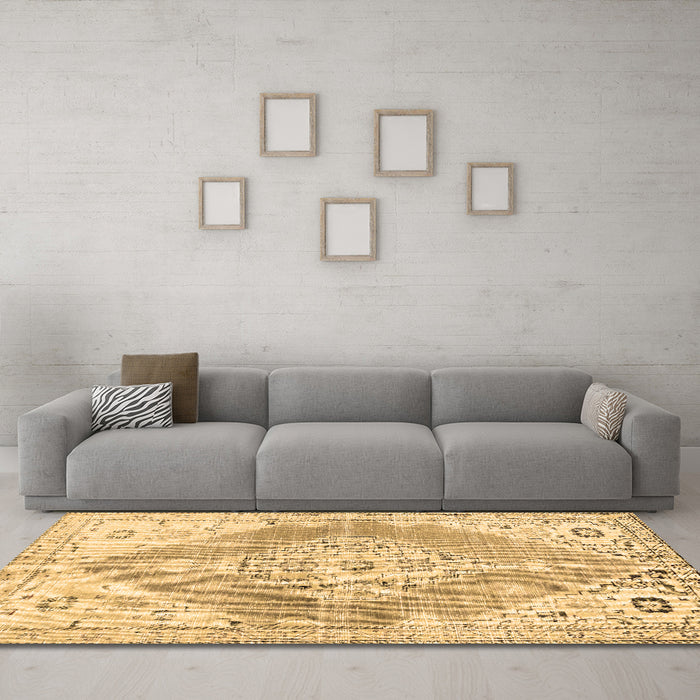 Machine Washable Abstract Brown Contemporary Rug in a Living Room,, wshcon2821brn