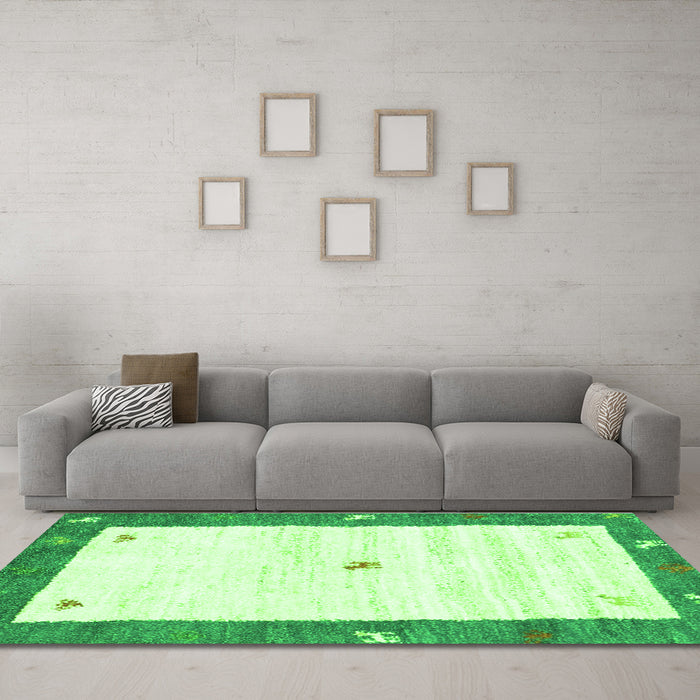 Machine Washable Abstract Green Contemporary Area Rugs in a Living Room,, wshcon2822grn