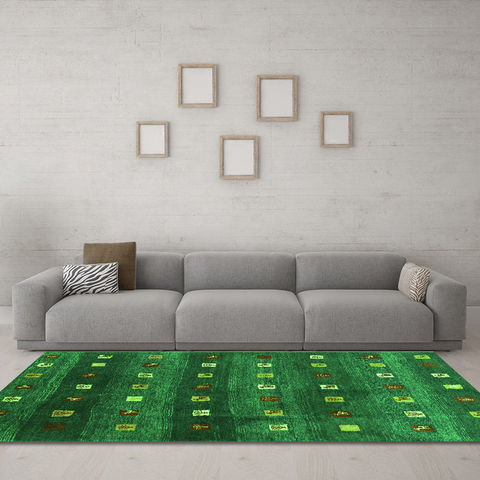 Machine Washable Abstract Green Contemporary Area Rugs in a Living Room,, wshcon2823grn