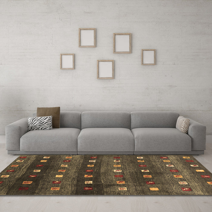 Machine Washable Abstract Brown Contemporary Rug in a Living Room,, wshcon2823brn