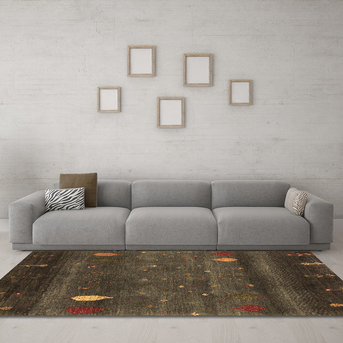 Machine Washable Abstract Brown Contemporary Rug in a Living Room,, wshcon2825brn