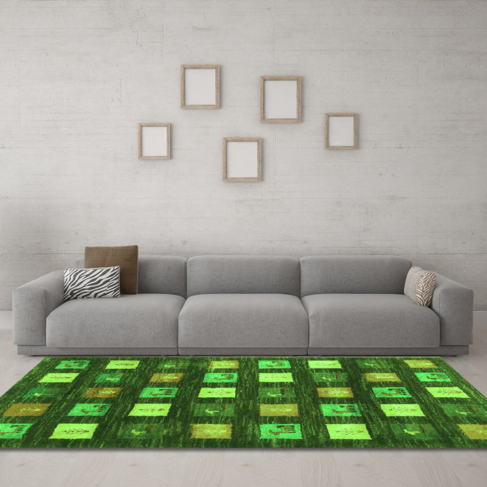 Machine Washable Abstract Green Contemporary Area Rugs in a Living Room,, wshcon2827grn
