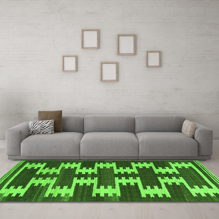 Machine Washable Abstract Green Contemporary Area Rugs in a Living Room,, wshcon2828grn