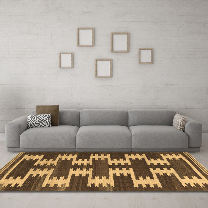 Machine Washable Abstract Brown Contemporary Rug in a Living Room,, wshcon2828brn