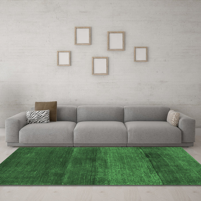 Machine Washable Abstract Emerald Green Contemporary Area Rugs in a Living Room,, wshcon2830emgrn