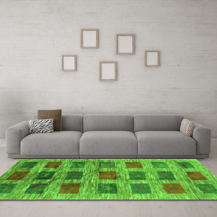 Machine Washable Abstract Green Contemporary Area Rugs in a Living Room,, wshcon2831grn