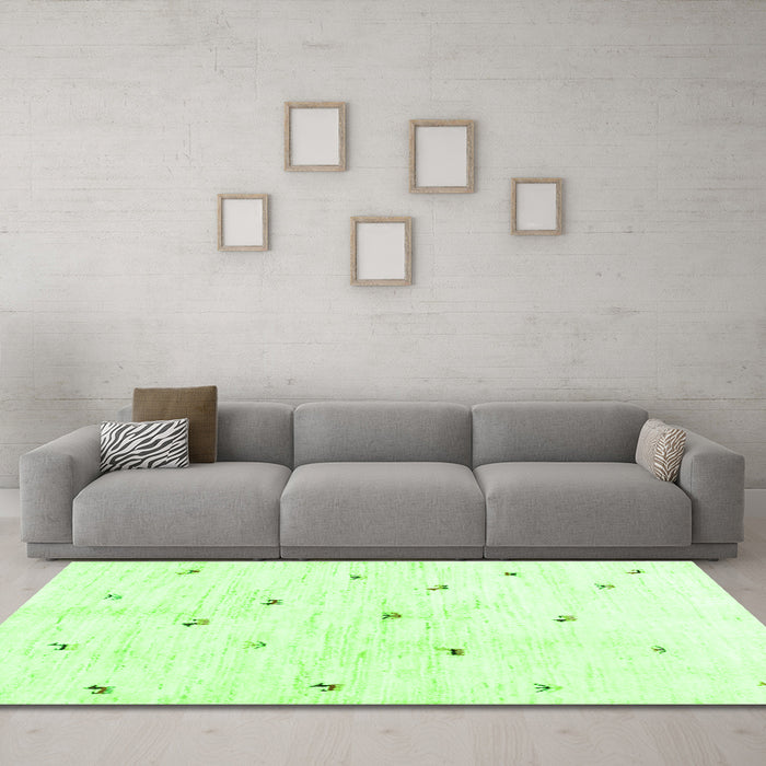 Machine Washable Solid Green Modern Area Rugs in a Living Room,, wshcon2840grn