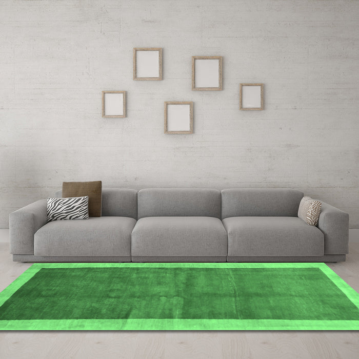 Machine Washable Abstract Emerald Green Contemporary Area Rugs in a Living Room,, wshcon2844emgrn