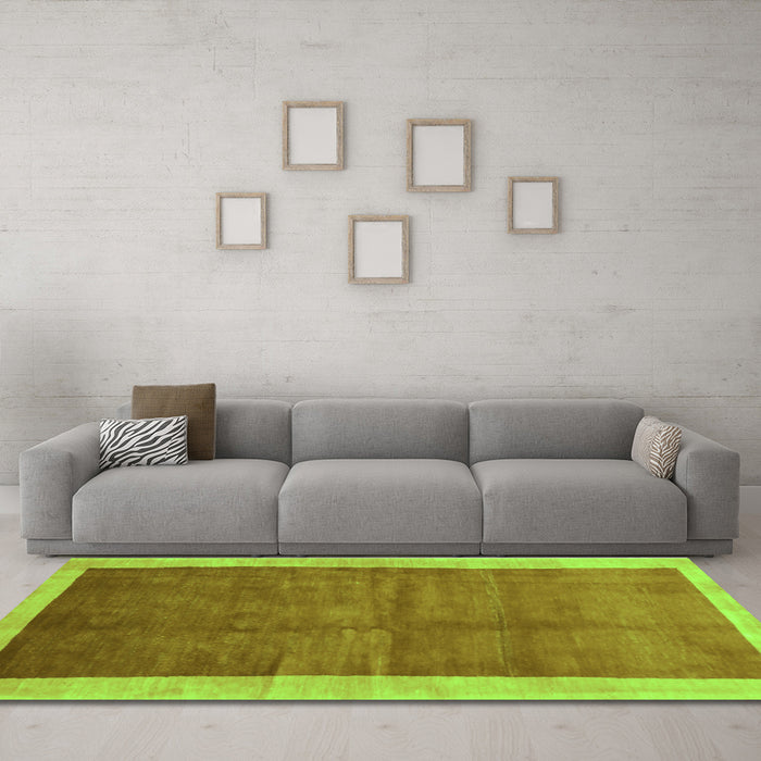Machine Washable Abstract Green Contemporary Area Rugs in a Living Room,, wshcon2844grn