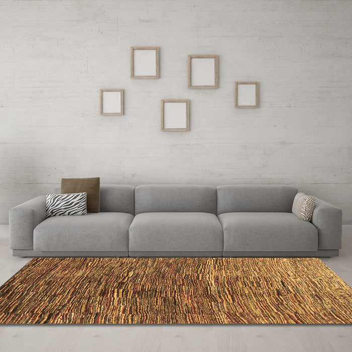 Machine Washable Abstract Brown Contemporary Rug in a Living Room,, wshcon2845brn