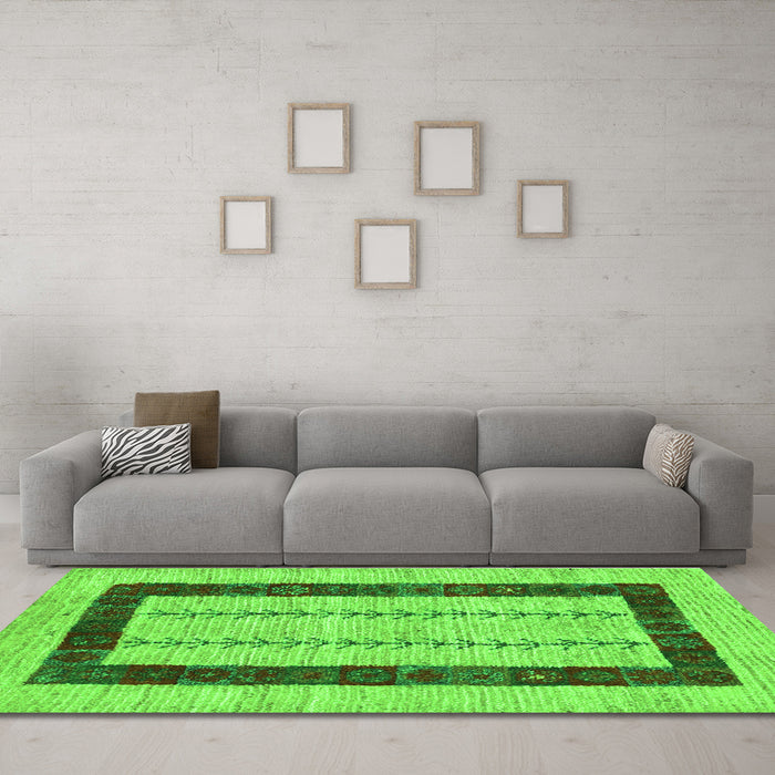 Machine Washable Solid Green Modern Area Rugs in a Living Room,, wshcon2848grn