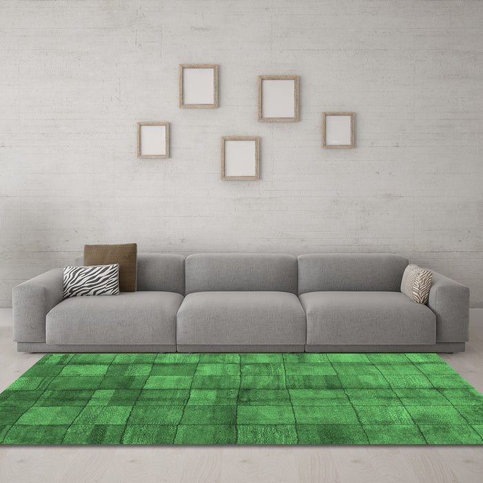 Machine Washable Abstract Emerald Green Contemporary Area Rugs in a Living Room,, wshcon2862emgrn