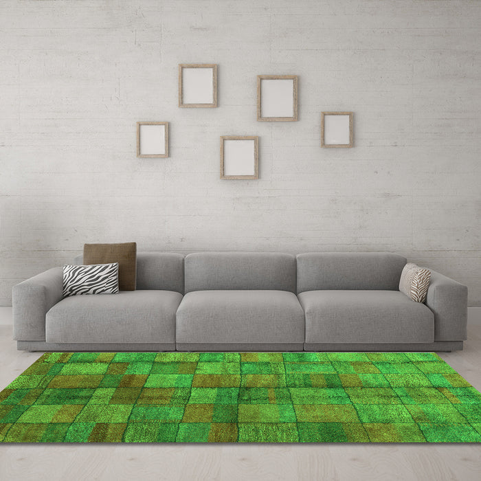Machine Washable Abstract Green Contemporary Area Rugs in a Living Room,, wshcon2862grn