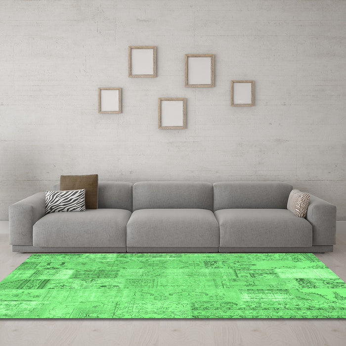 Machine Washable Patchwork Emerald Green Transitional Area Rugs in a Living Room,, wshcon2865emgrn