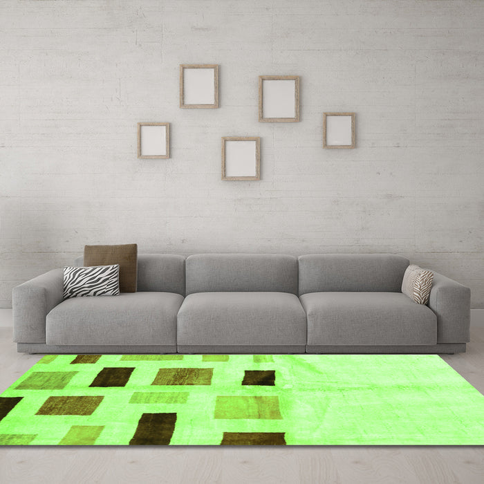 Machine Washable Solid Green Modern Area Rugs in a Living Room,, wshcon2867grn