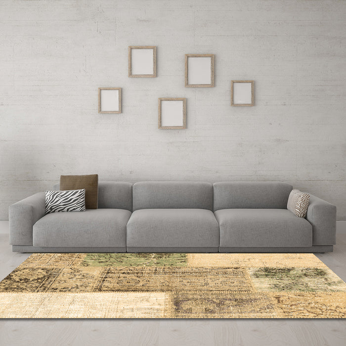 Machine Washable Patchwork Brown Transitional Rug in a Living Room,, wshcon2868brn