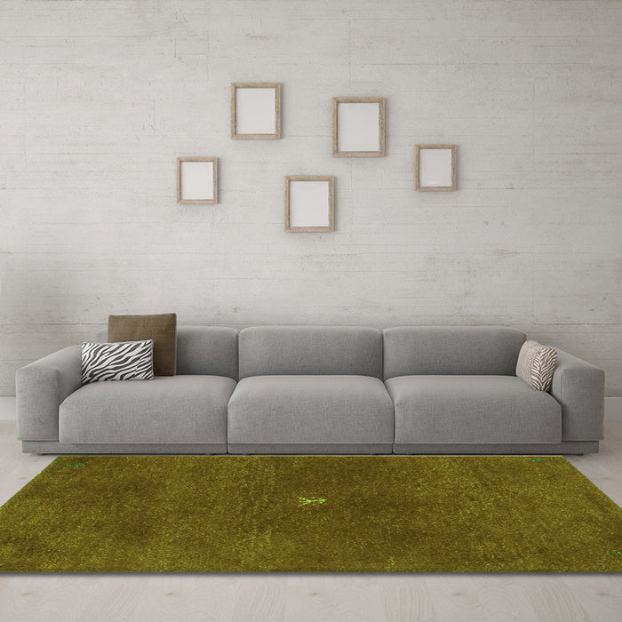Machine Washable Abstract Green Contemporary Area Rugs in a Living Room,, wshcon2870grn