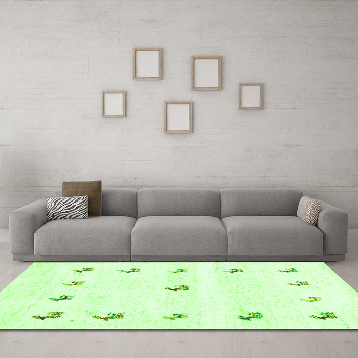 Machine Washable Solid Green Modern Area Rugs in a Living Room,, wshcon2871grn