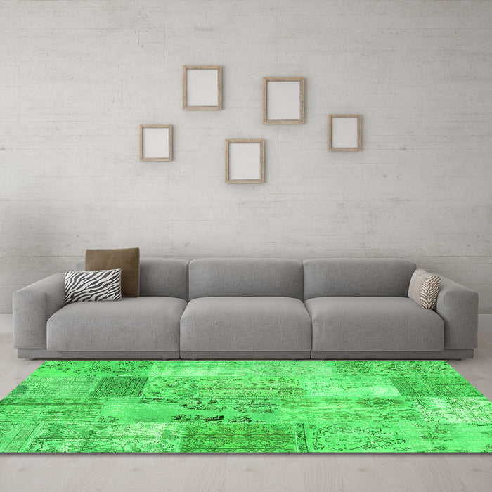 Machine Washable Patchwork Green Transitional Area Rugs in a Living Room,, wshcon2875grn