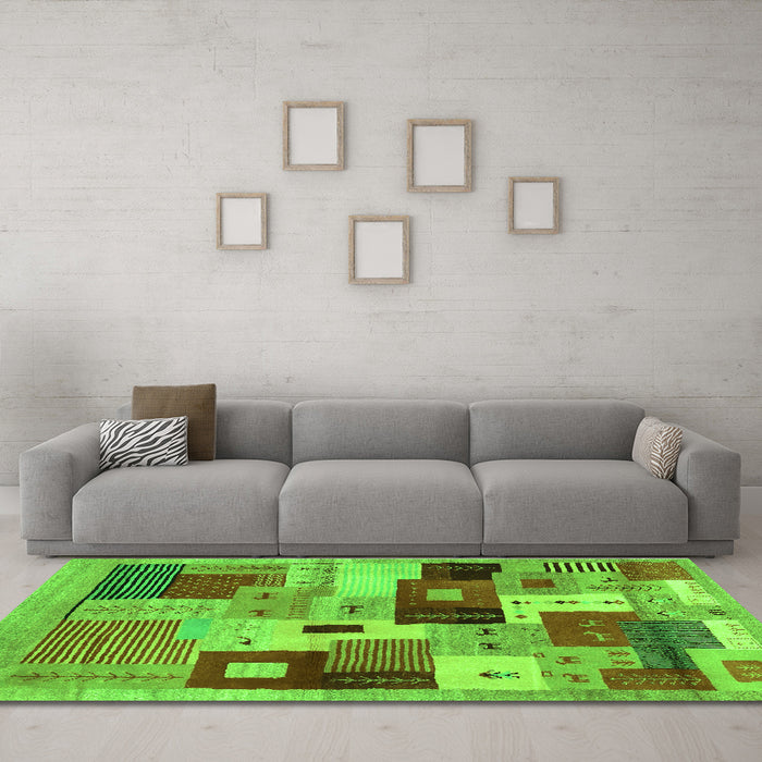 Machine Washable Abstract Green Contemporary Area Rugs in a Living Room,, wshcon2877grn