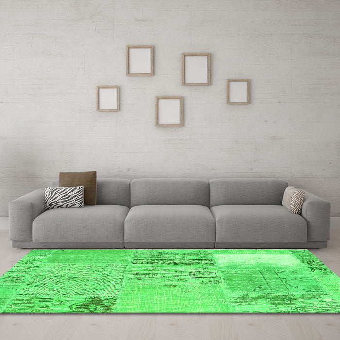 Machine Washable Patchwork Green Transitional Area Rugs in a Living Room,, wshcon2881grn