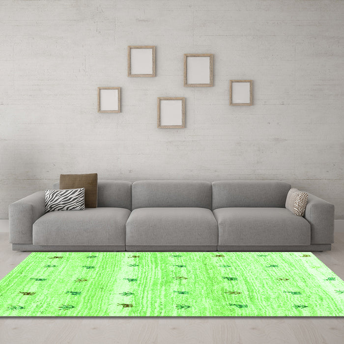 Machine Washable Solid Green Modern Area Rugs in a Living Room,, wshcon2882grn