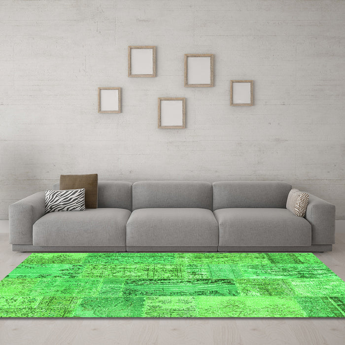 Machine Washable Patchwork Green Transitional Area Rugs in a Living Room,, wshcon2886grn
