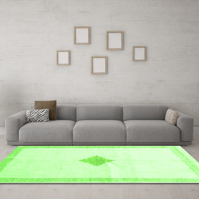 Machine Washable Solid Green Modern Area Rugs in a Living Room,, wshcon2891grn