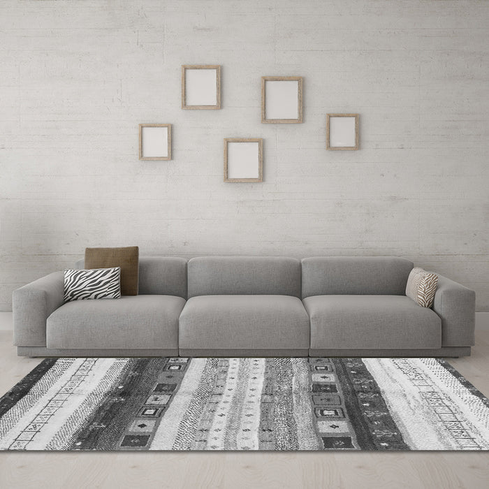 Machine Washable Abstract Gray Contemporary Rug in a Living Room,, wshcon2893gry