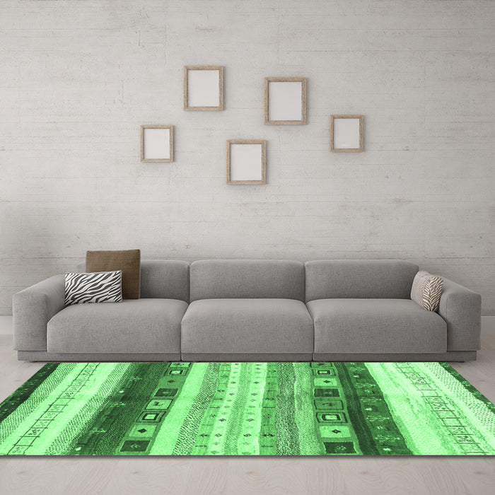 Machine Washable Abstract Emerald Green Contemporary Area Rugs in a Living Room,, wshcon2893emgrn