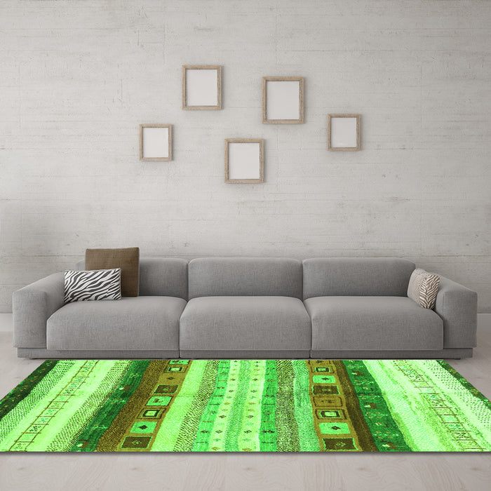 Machine Washable Abstract Green Contemporary Area Rugs in a Living Room,, wshcon2893grn