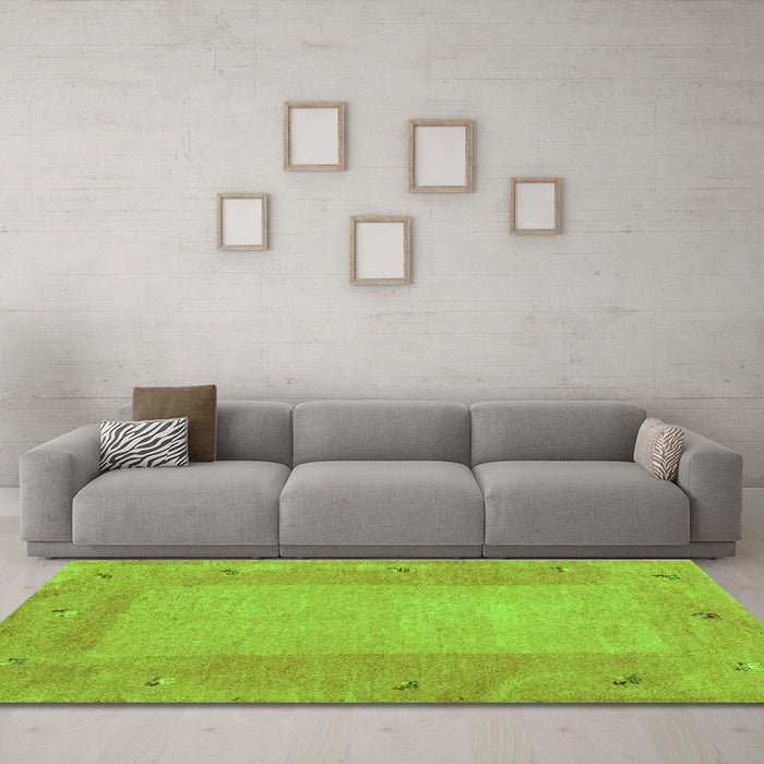 Machine Washable Abstract Green Contemporary Area Rugs in a Living Room,, wshcon2899grn
