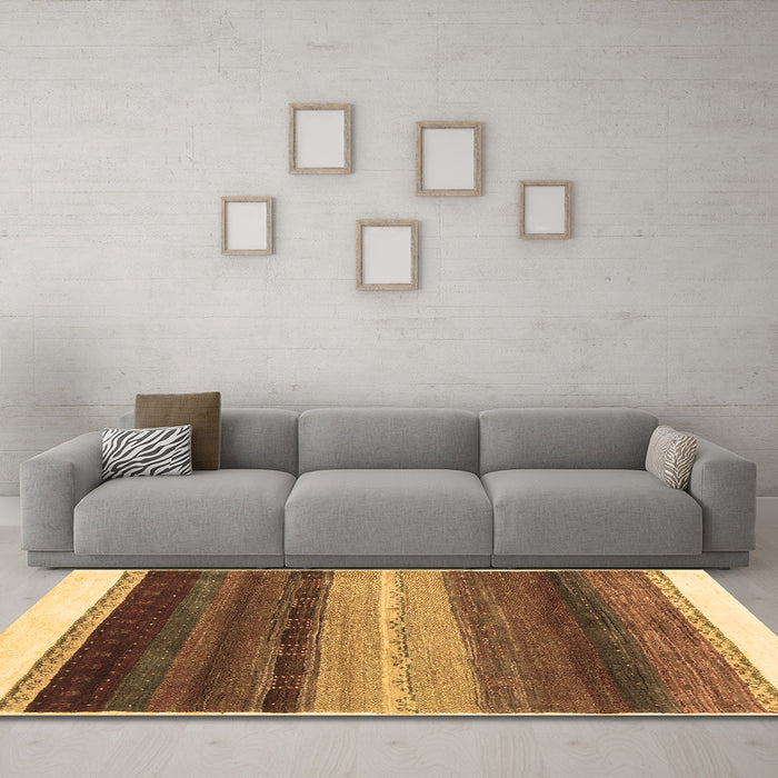 Machine Washable Abstract Brown Contemporary Rug in a Living Room,, wshcon2900brn