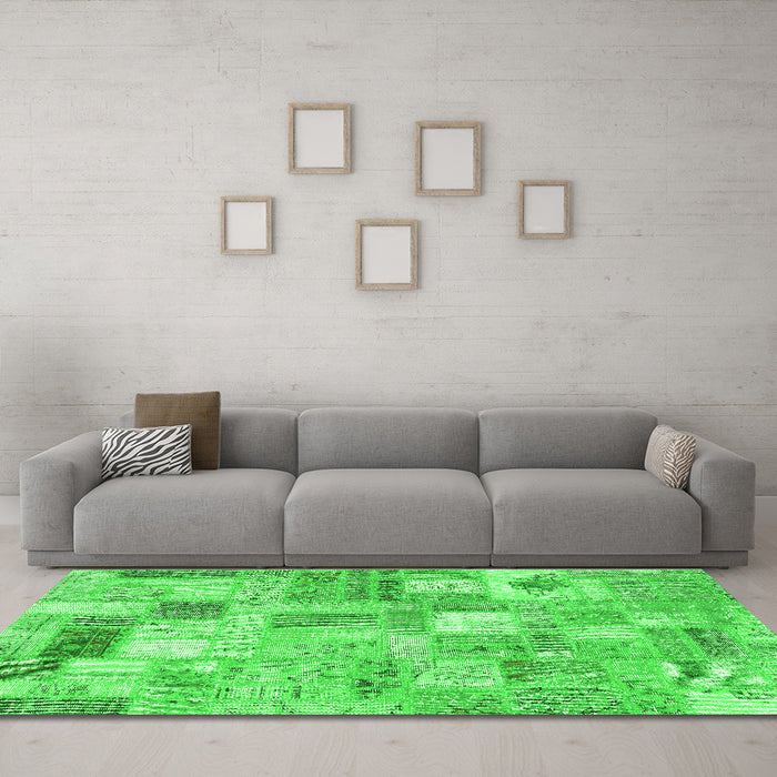 Machine Washable Patchwork Green Transitional Area Rugs in a Living Room,, wshcon2908grn
