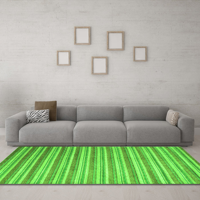 Machine Washable Abstract Green Contemporary Area Rugs in a Living Room,, wshcon290grn