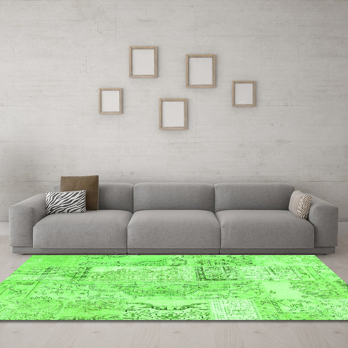 Machine Washable Patchwork Green Transitional Area Rugs in a Living Room,, wshcon2913grn