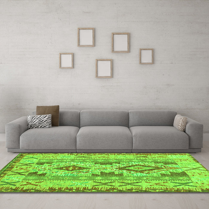 Machine Washable Abstract Green Contemporary Area Rugs in a Living Room,, wshcon2915grn