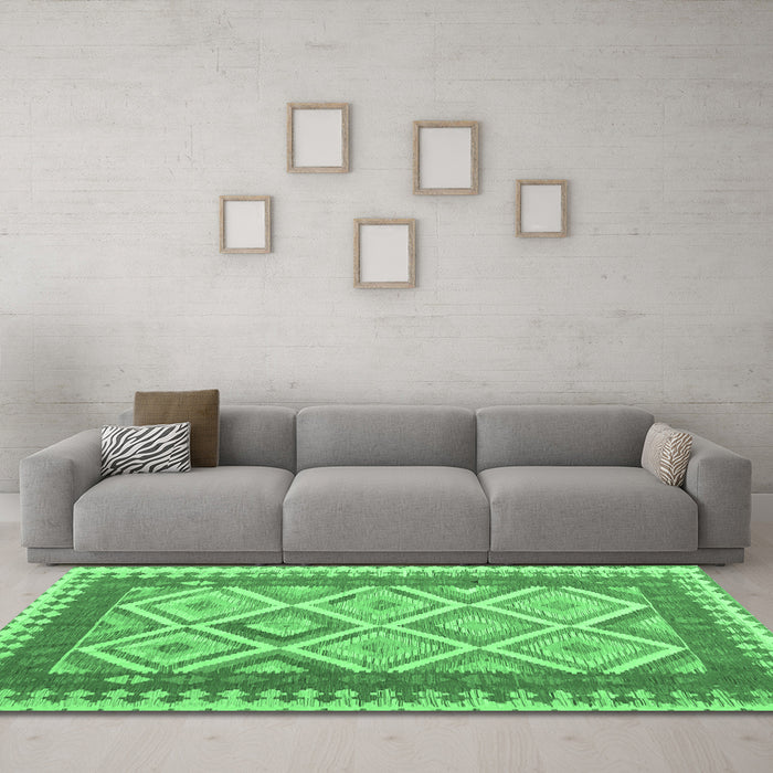 Machine Washable Abstract Emerald Green Contemporary Area Rugs in a Living Room,, wshcon2916emgrn
