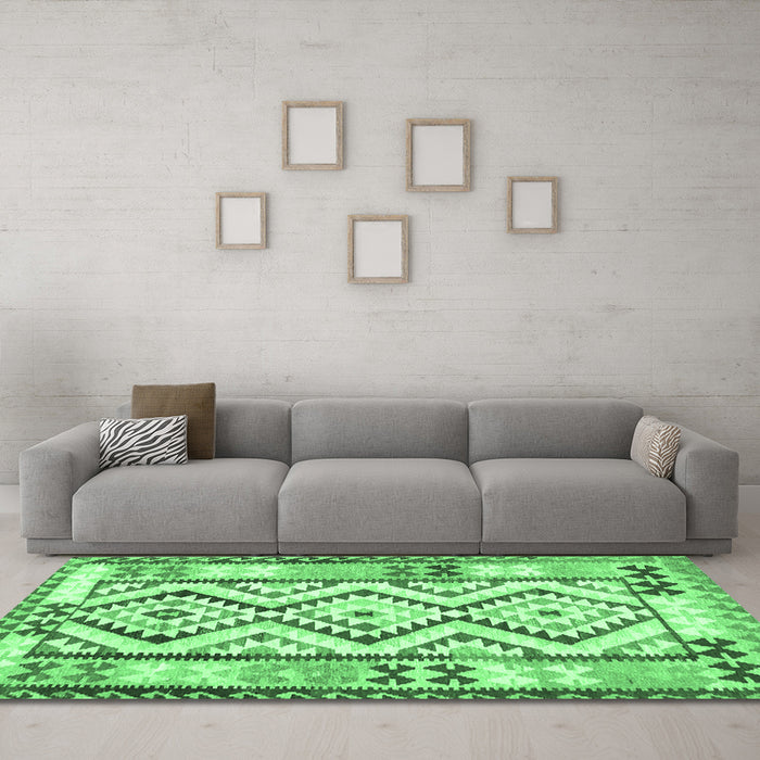 Machine Washable Southwestern Emerald Green Country Area Rugs in a Living Room,, wshcon2920emgrn