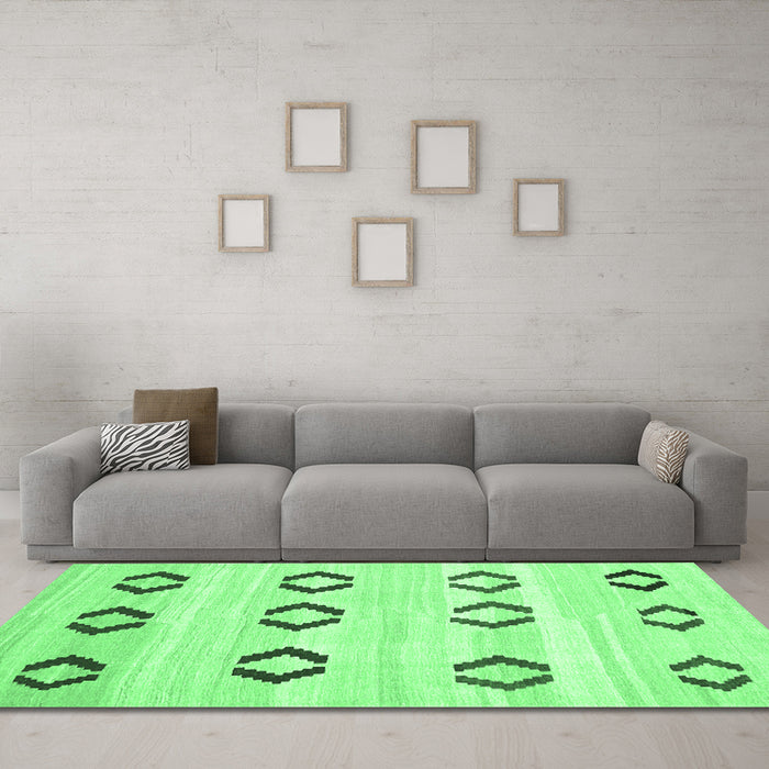 Machine Washable Southwestern Emerald Green Country Area Rugs in a Living Room,, wshcon2922emgrn