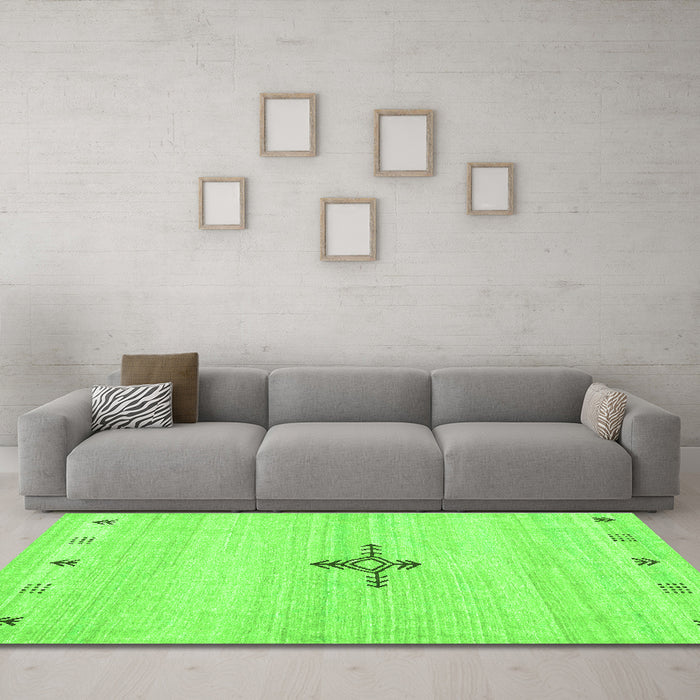Machine Washable Solid Green Modern Area Rugs in a Living Room,, wshcon2927grn