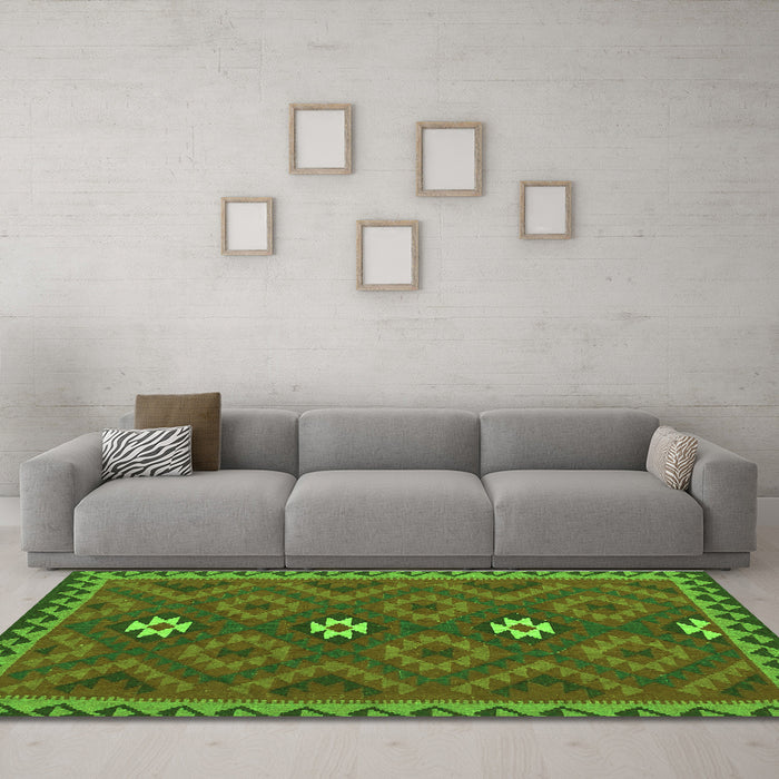 Machine Washable Oriental Green Traditional Area Rugs in a Living Room,, wshcon2930grn