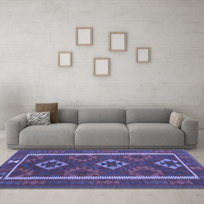 Machine Washable Oriental Blue Traditional Rug in a Living Room, wshcon2931blu