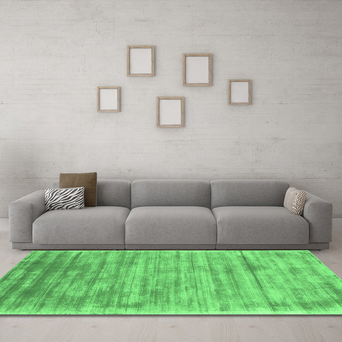Machine Washable Abstract Emerald Green Contemporary Area Rugs in a Living Room,, wshcon2937emgrn