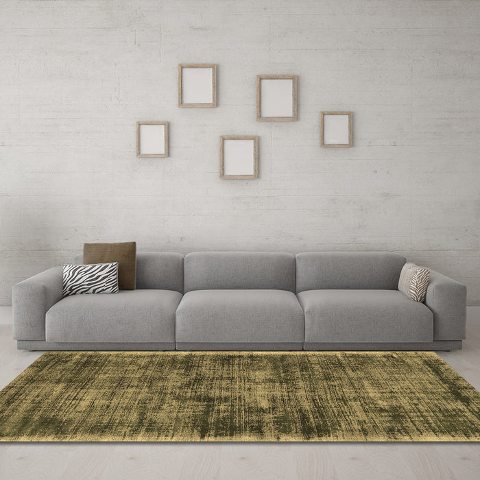 Machine Washable Abstract Brown Contemporary Rug in a Living Room,, wshcon2938brn